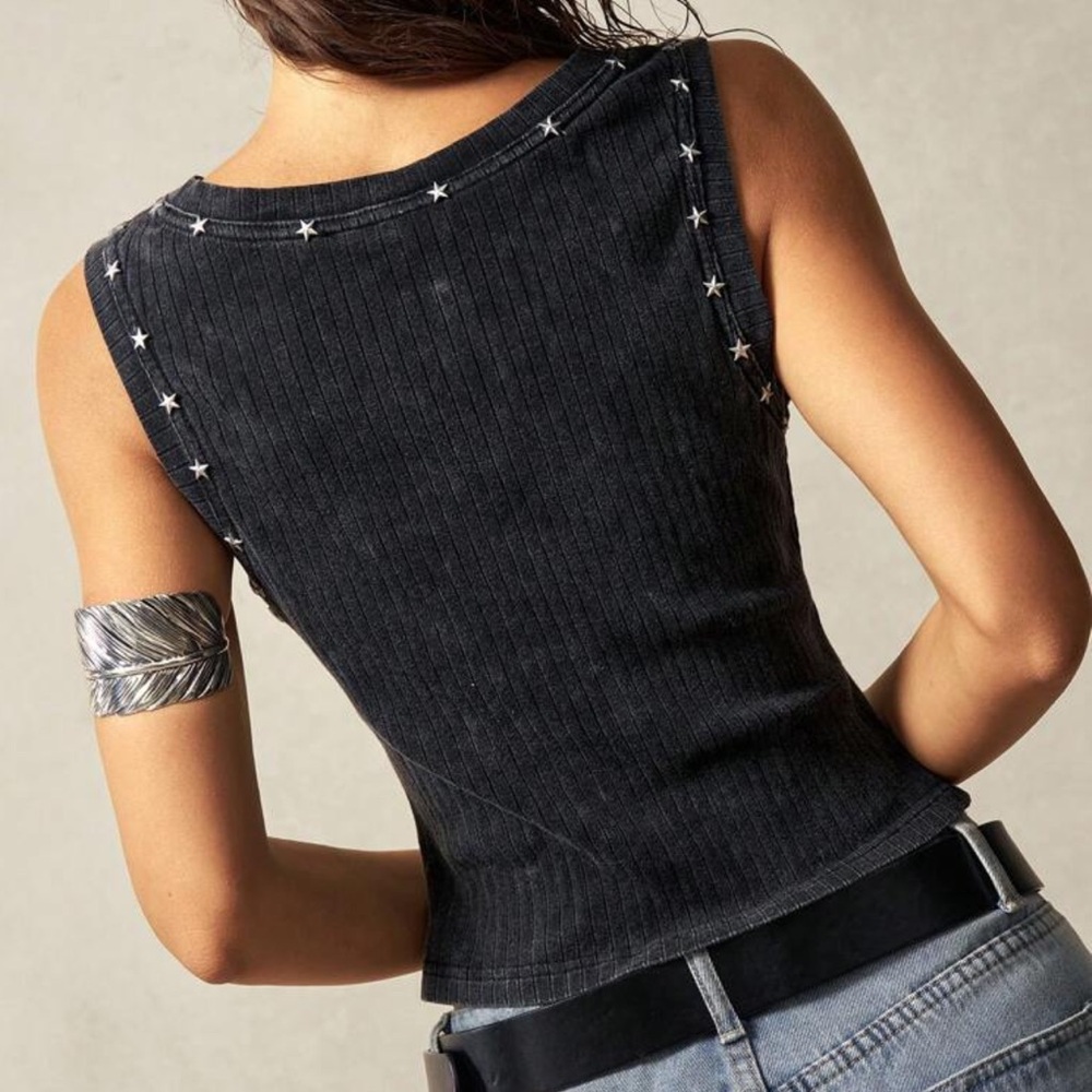 Black Ribbed Sleeveless Tank Top with Red Star Embellishment NWT boho sz sm - Picture 7 of 7